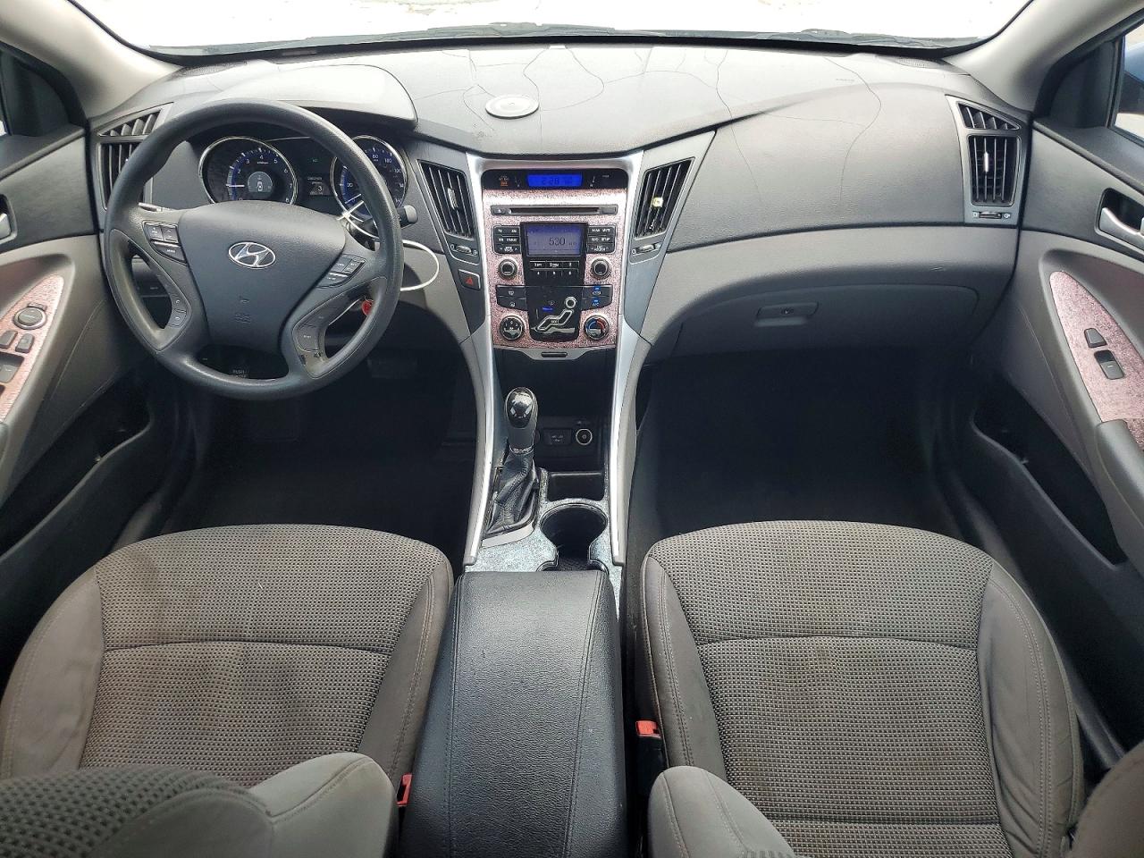 5NPEB4AC7BH236408 · 2011 HYUNDAI SONATA · 8/13