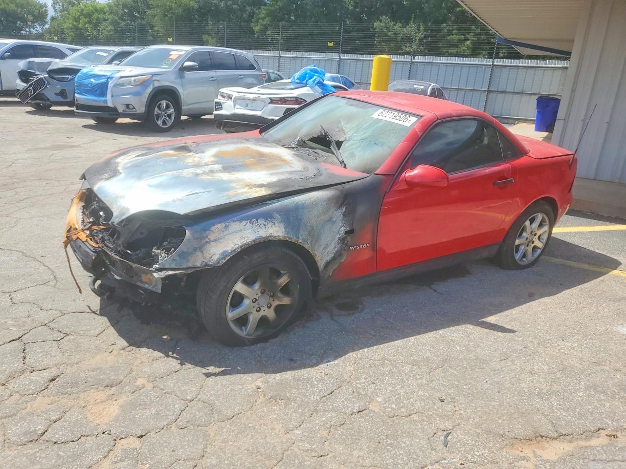 WDBKK47F6XF095335 · 1999 MERCEDES-BENZ SLK