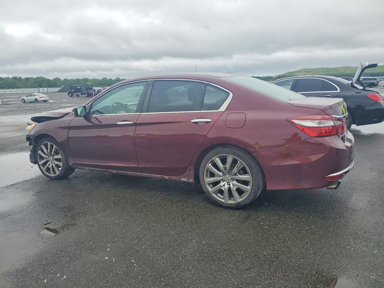 1HGCR2F54GA215923 · 2016 HONDA ACCORD · 2/13