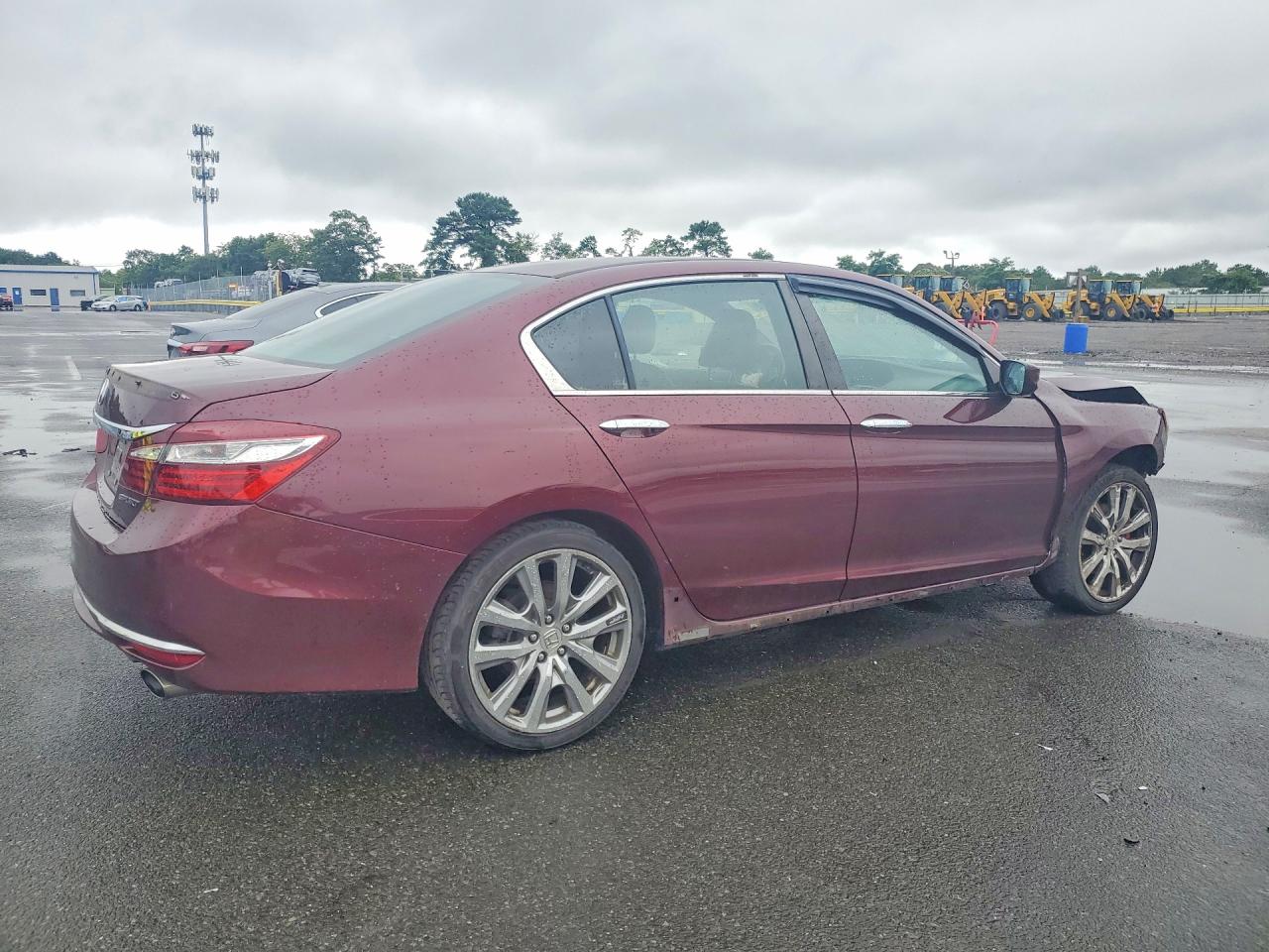 1HGCR2F54GA215923 · 2016 HONDA ACCORD · 3/13