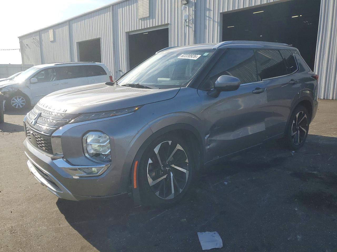 JA4J3VA85NZ061516 · 2022 MITSUBISHI OUTLANDER