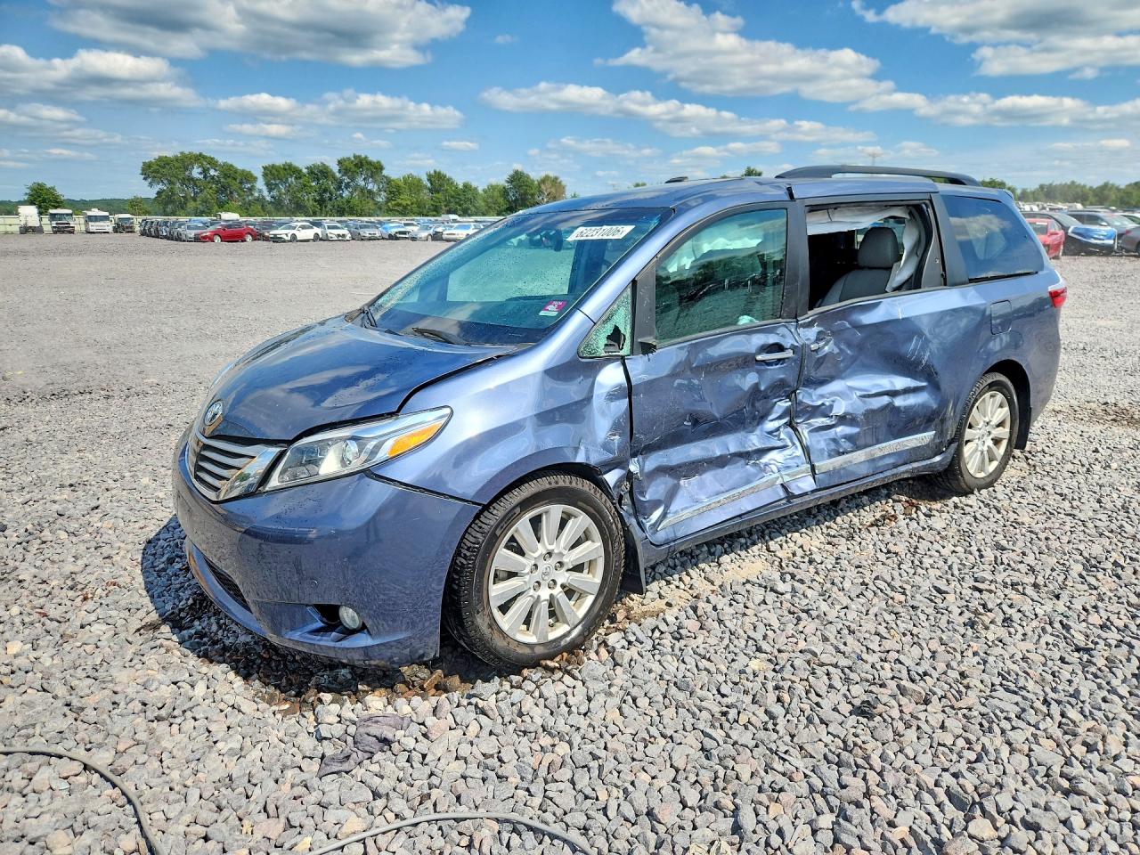 5TDYZ3DC8HS827610 · 2017 TOYOTA SIENNA