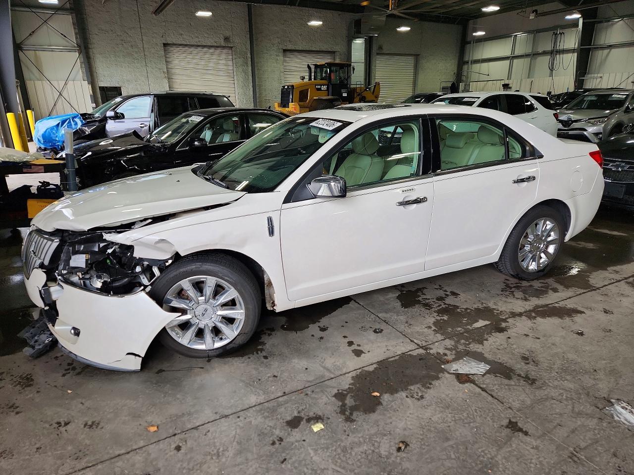 3LNHL2GC1BR768509 · 2011 LINCOLN MKZ