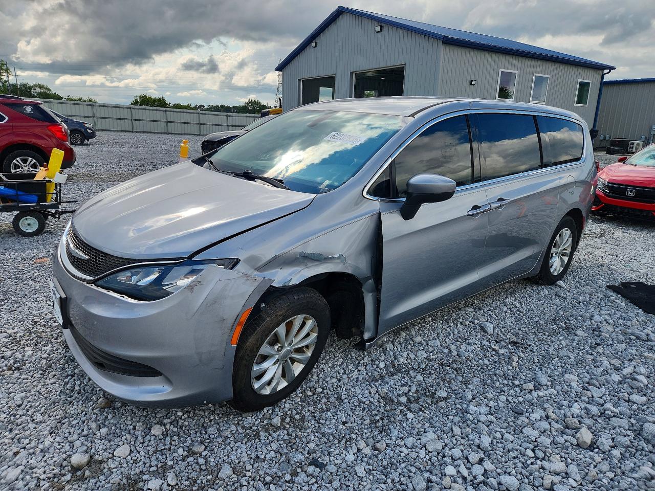 2C4RC1DG7HR519995 · 2017 CHRYSLER PACIFICA