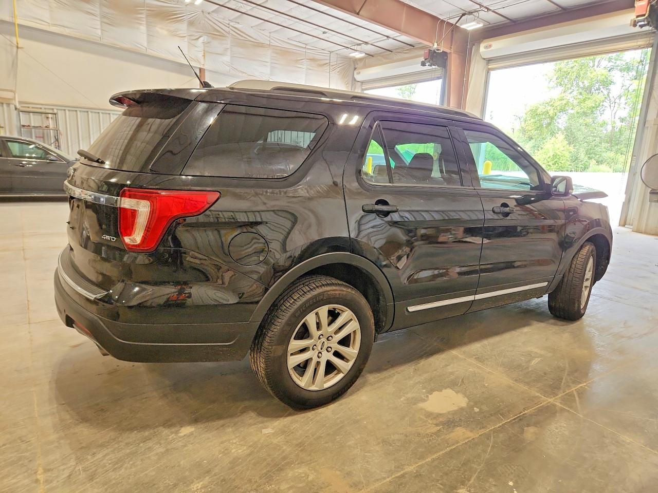 1FM5K8D85JGB46090 · 2018 FORD EXPLORER · 3/13