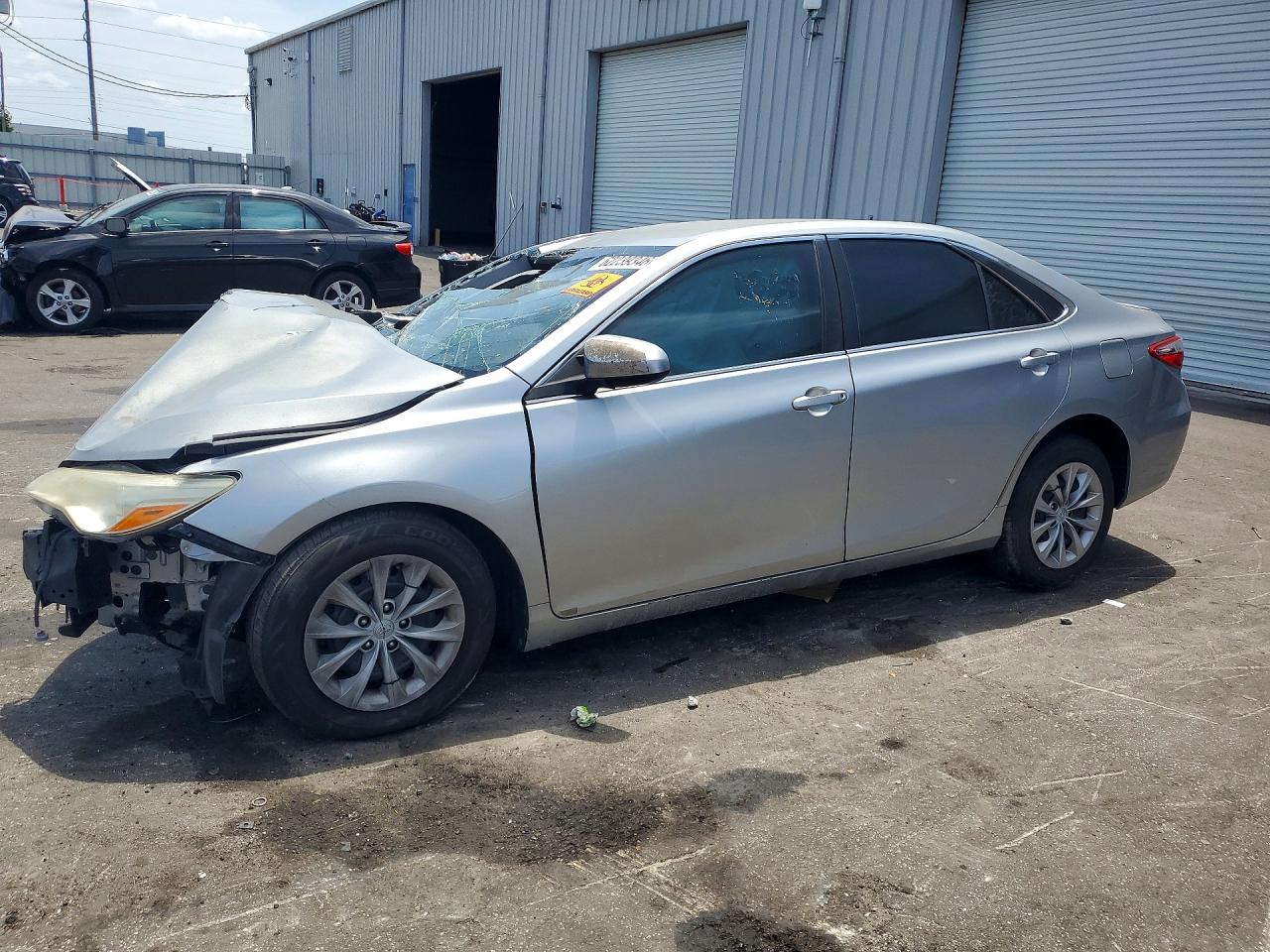 4T1BF1FK6FU988467 · 2015 TOYOTA CAMRY