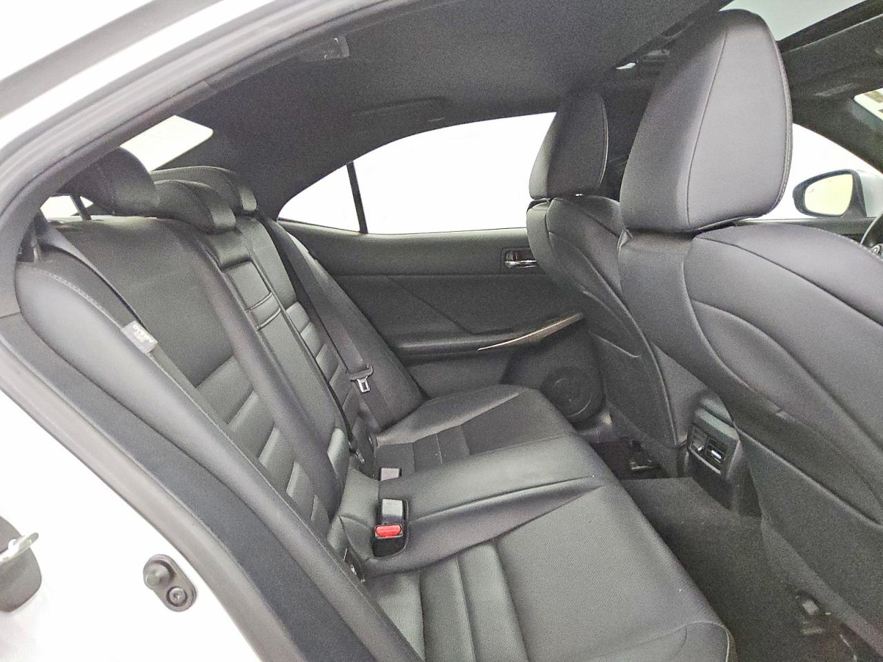 JTHCE1D25F5008833 · 2015 LEXUS IS · 10/12