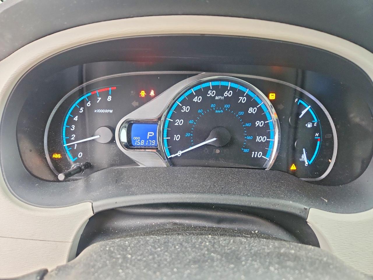 5TDYK3DC2BS005624 · 2011 TOYOTA SIENNA · 9/13