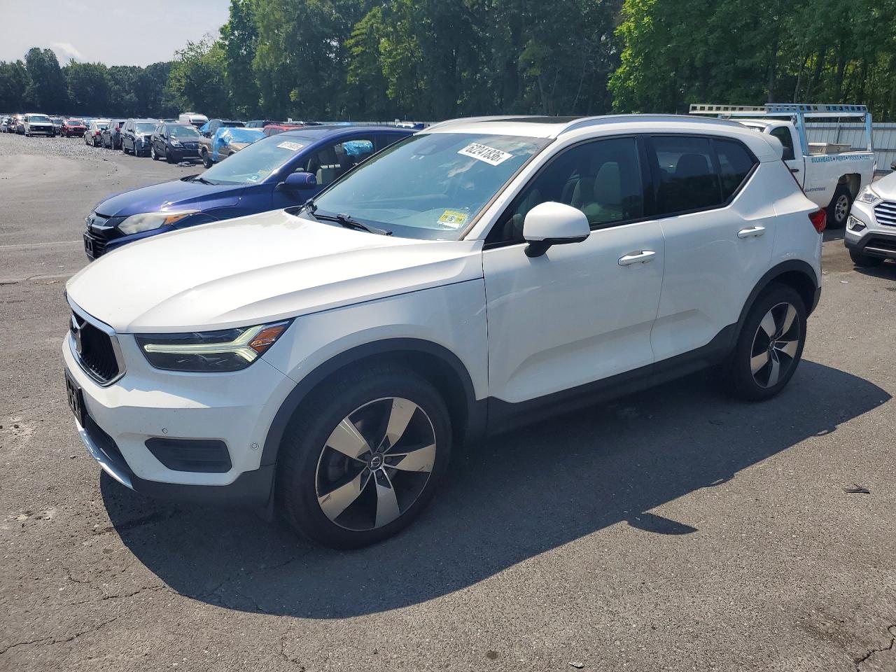 YV4162XZ9K2013143 · 2019 VOLVO XC40
