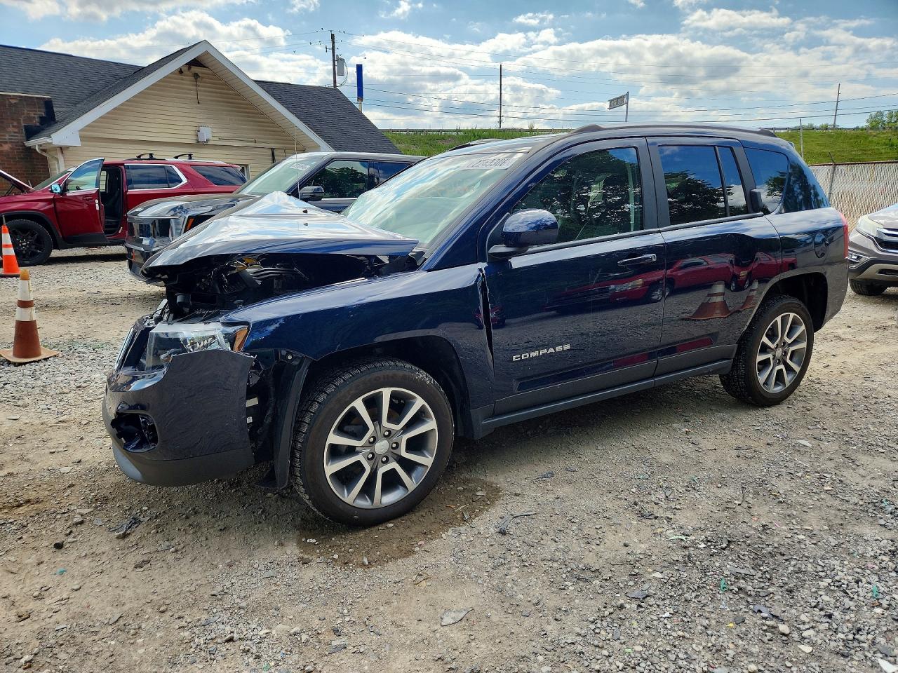 1C4NJDEB5HD126668 · 2017 JEEP COMPASS