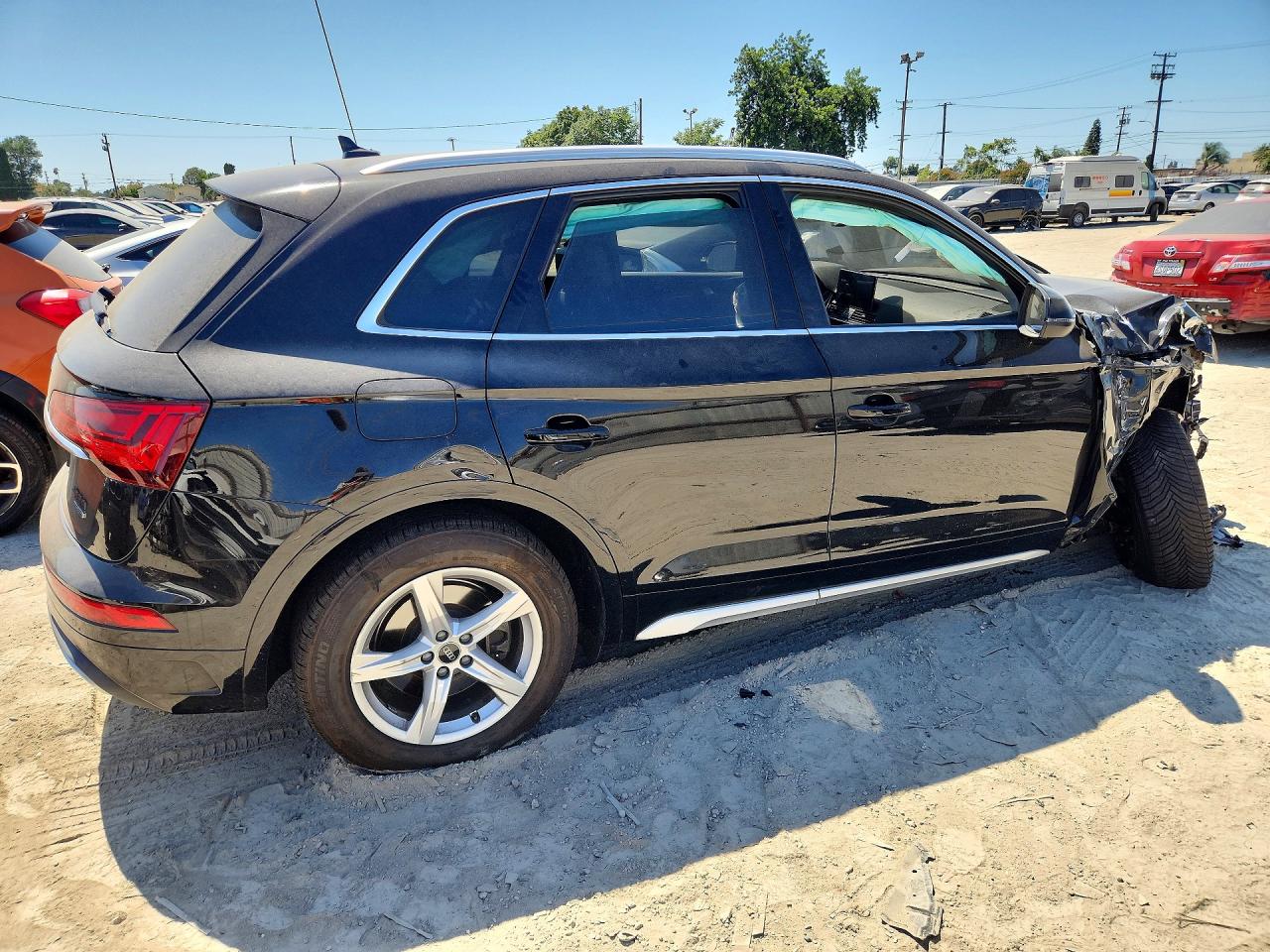 WA1AAAFY7M2010453 · 2021 AUDI Q5 · 3/14