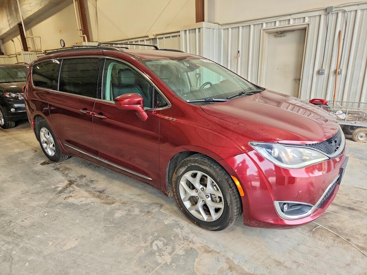 2C4RC1BG8HR739570 · 2017 CHRYSLER PACIFICA · 4/13