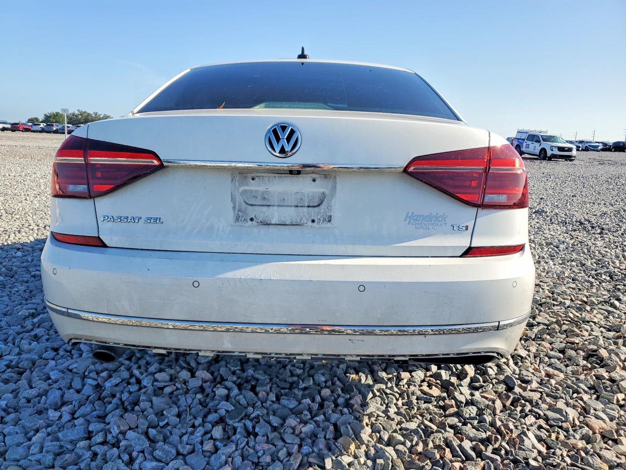 1VWCT7A39HC076118 · 2017 VOLKSWAGEN PASSAT · 6/13
