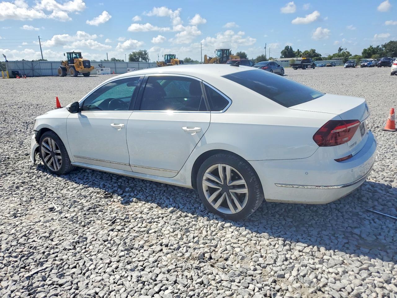 1VWCT7A39HC076118 · 2017 VOLKSWAGEN PASSAT · 2/13