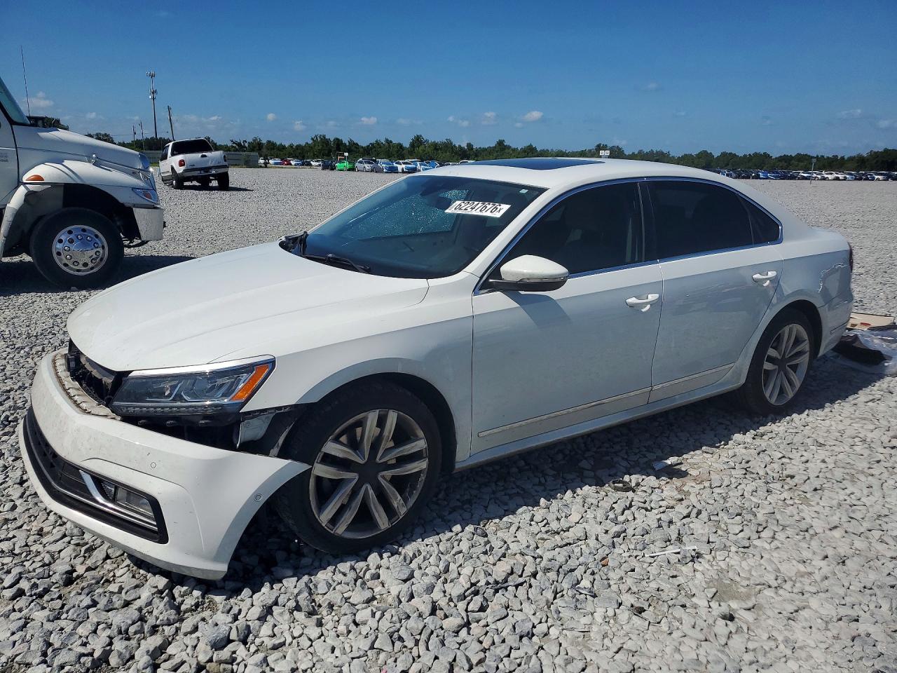 1VWCT7A39HC076118 · 2017 VOLKSWAGEN PASSAT