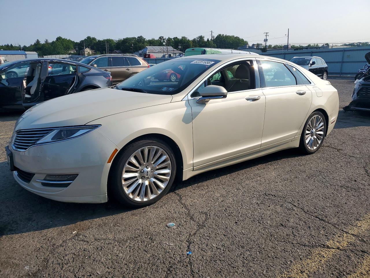 3LN6L2J96ER821357 · 2014 LINCOLN MKZ