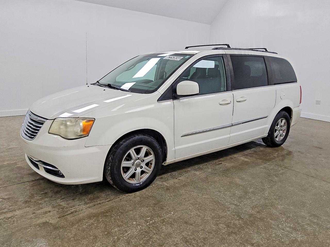 2C4RC1BG0DR583423 · 2013 CHRYSLER TOWN & COUNTRY