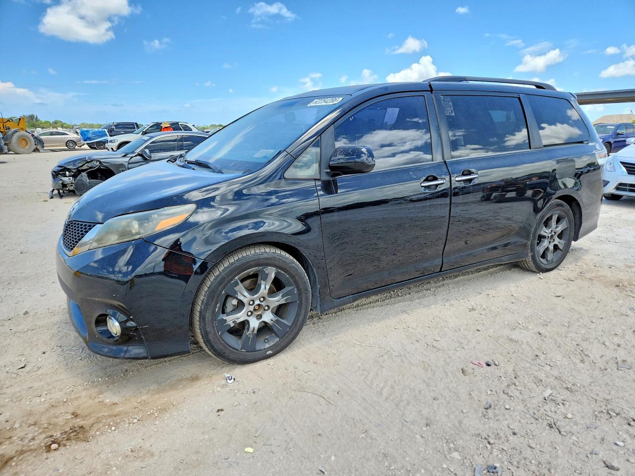 5TDXK3DCXGS698168 · 2016 TOYOTA SIENNA