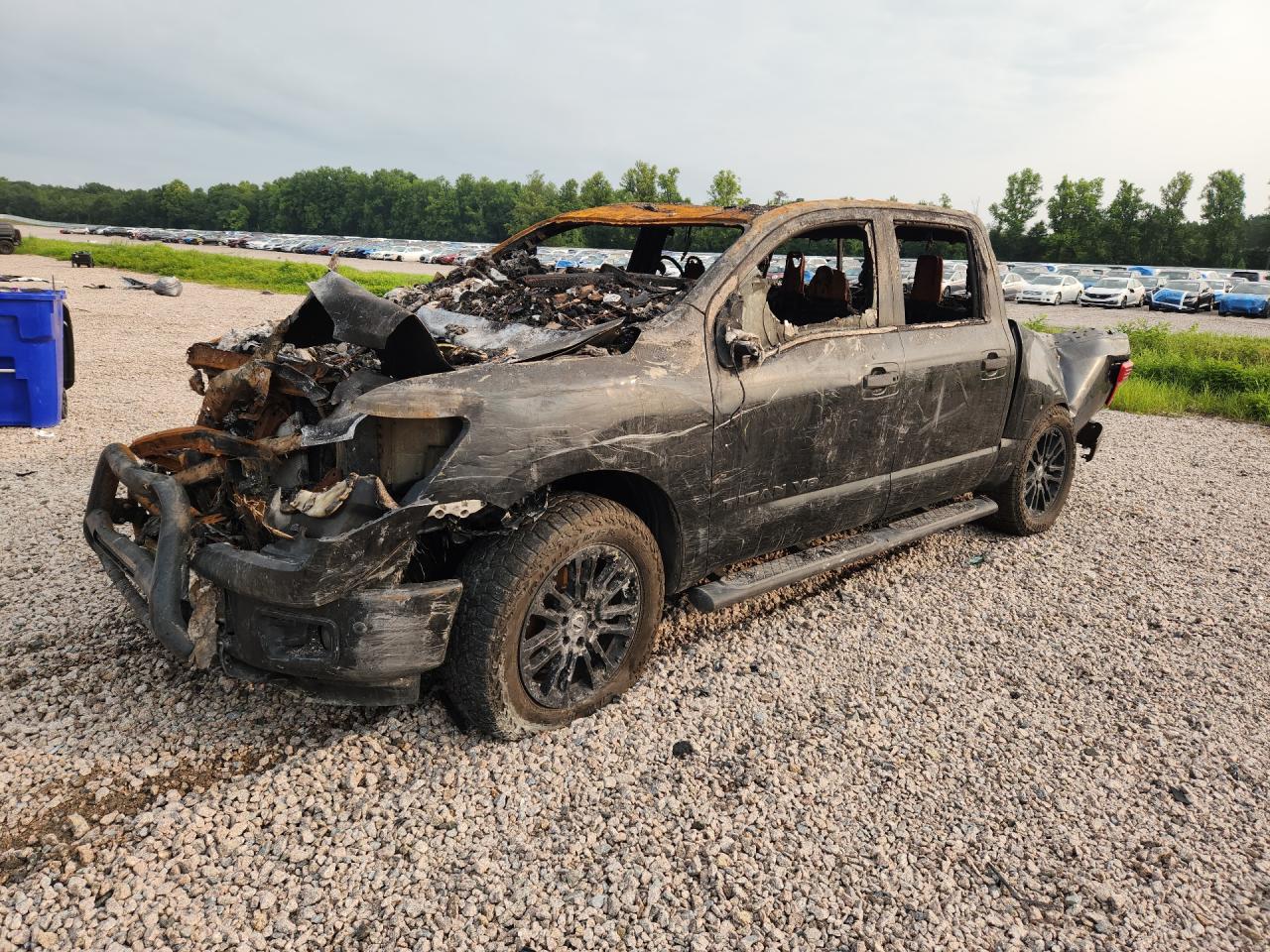 1N6AA1E54JN549827 · 2018 NISSAN TITAN