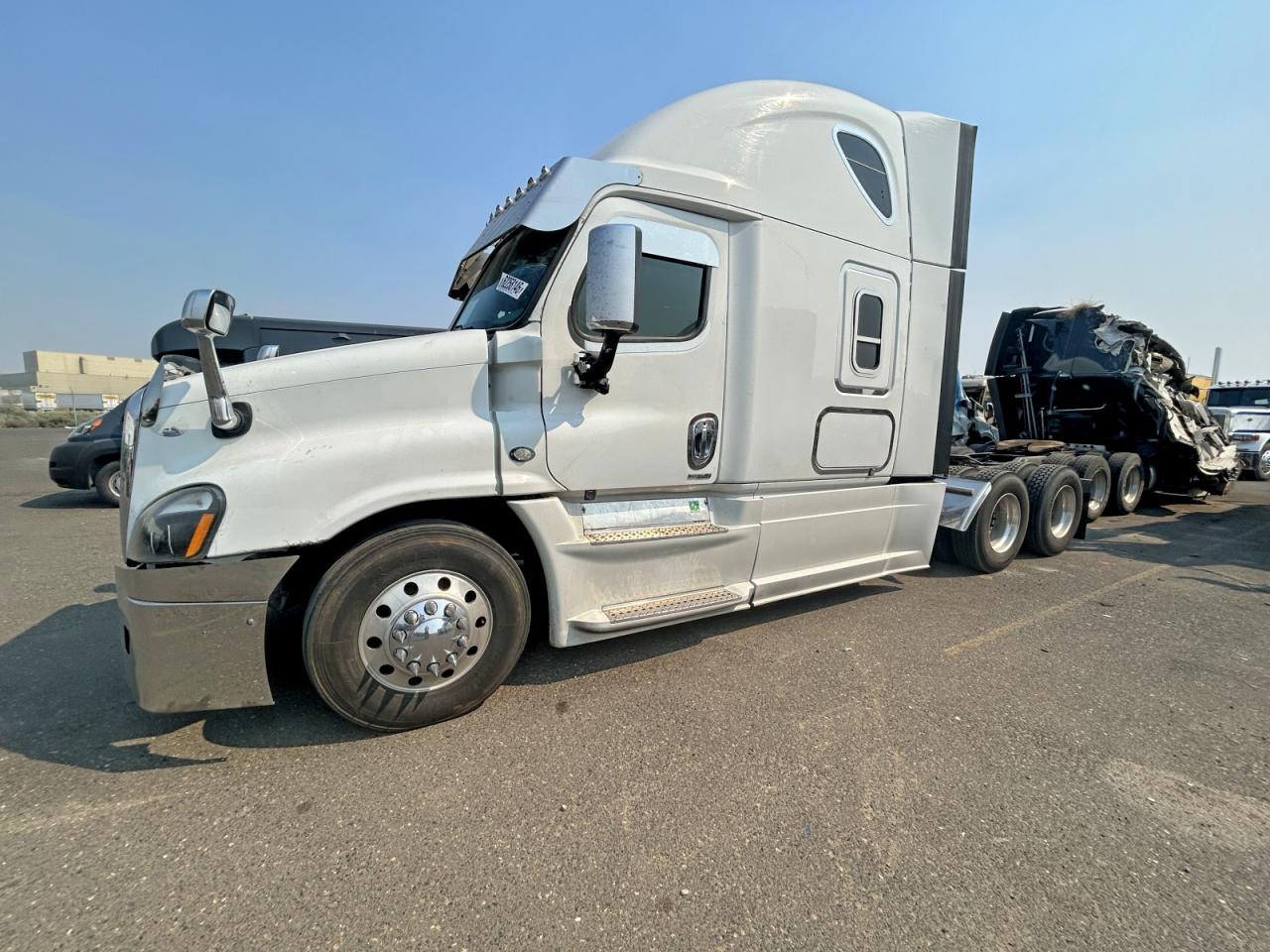 1FUJGLD56GLGN3573 · 2016 FREIGHTLINER CASCADIA 125