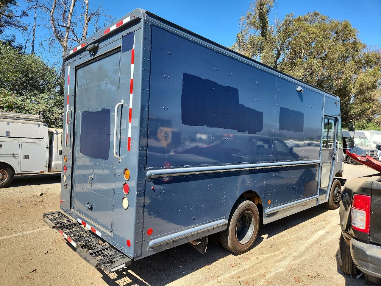 4UZAC2EA8LCMH7729 · 2020 FREIGHTLINER MT45 CHASSIS · 3/13