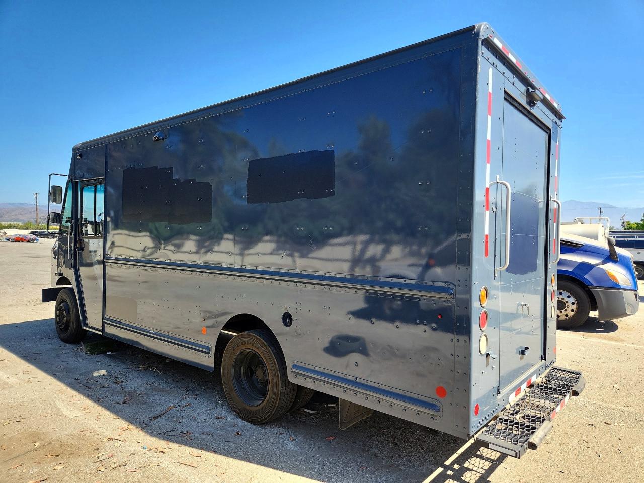 4UZAC2EA8LCMH7729 · 2020 FREIGHTLINER MT45 CHASSIS · 2/13