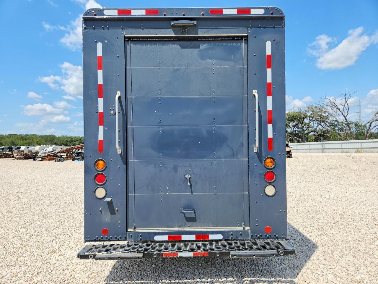 4UZAC2EA4LCMH7842 · 2020 FREIGHTLINER CHASSIS · 6/12