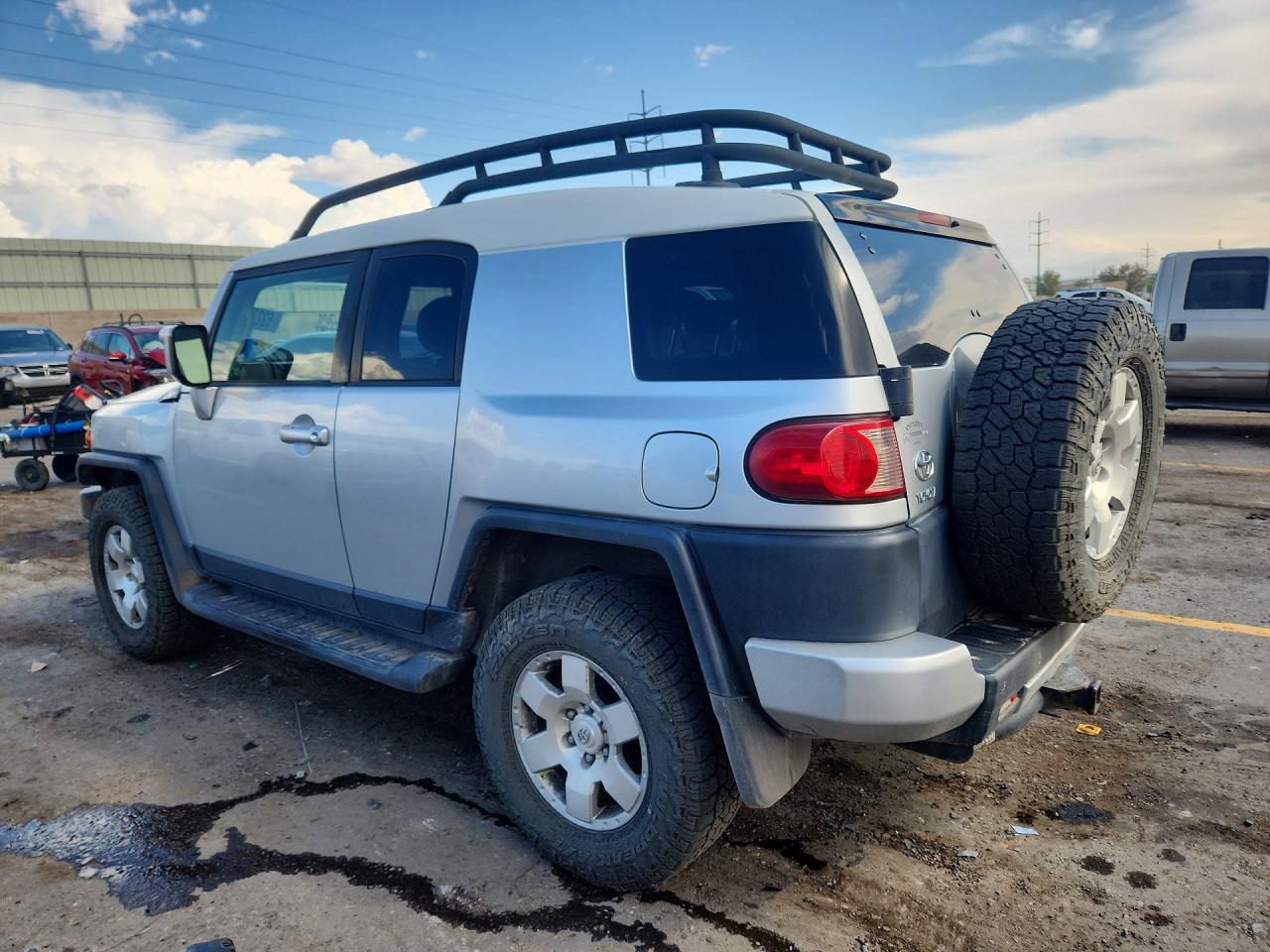 JTEBU11F670080769 · 2007 TOYOTA FJ CRUISER · 2/13
