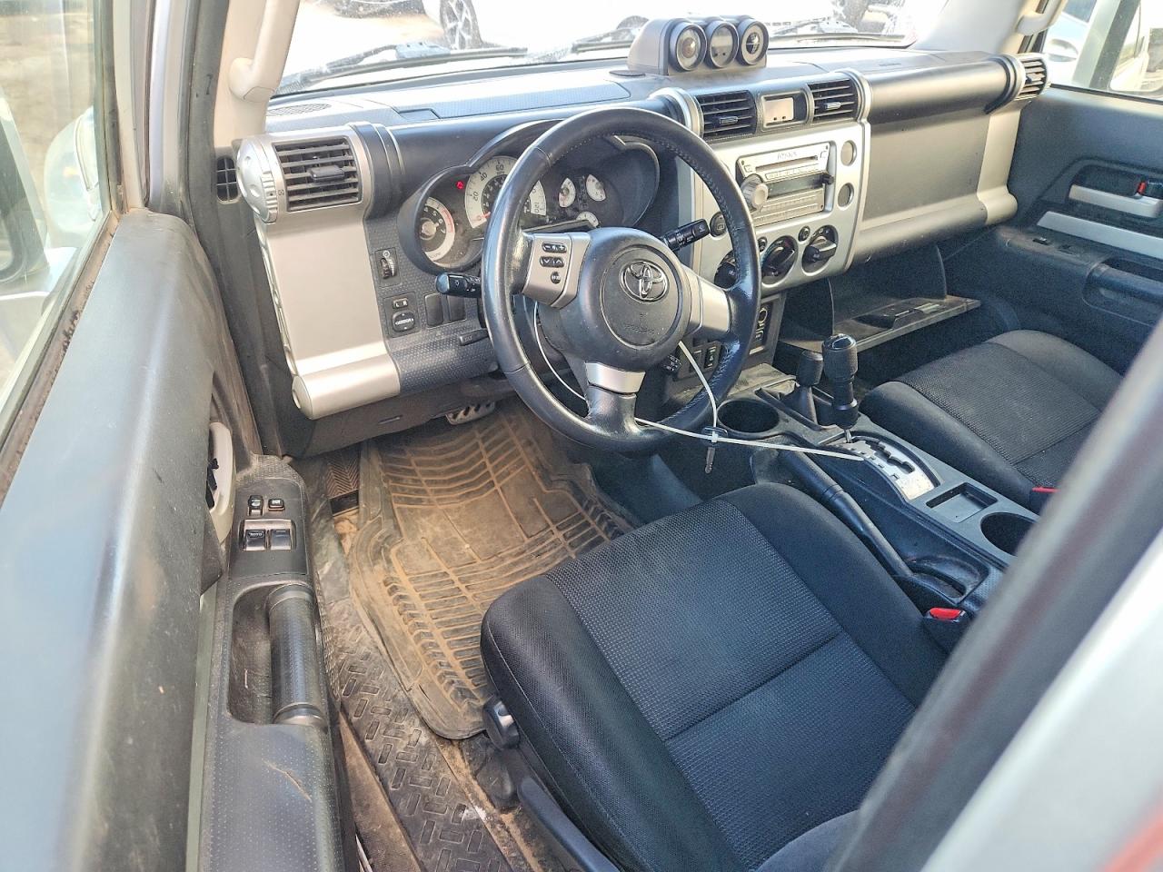 JTEBU11F670080769 · 2007 TOYOTA FJ CRUISER · 8/13