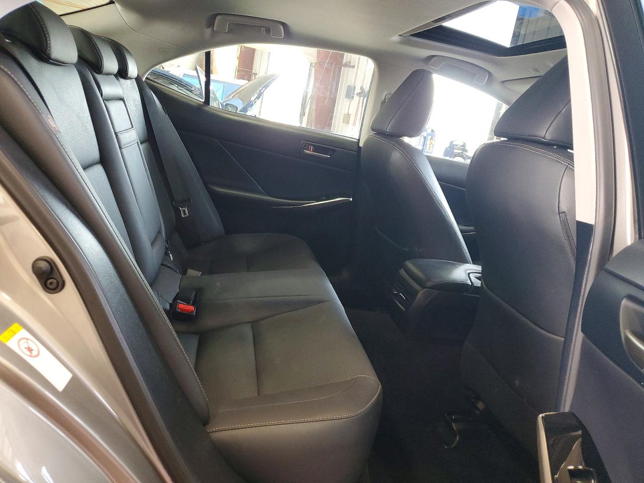 JTHC81D25K5035550 · 2019 LEXUS IS · 10/12