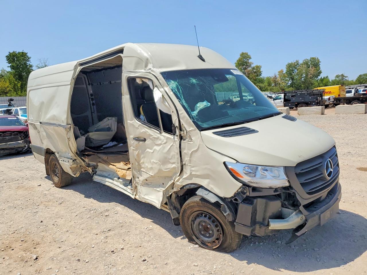 W1Y5NCHY8RT168298 · 2024 MERCEDES-BENZ SPRINTER · 4/13