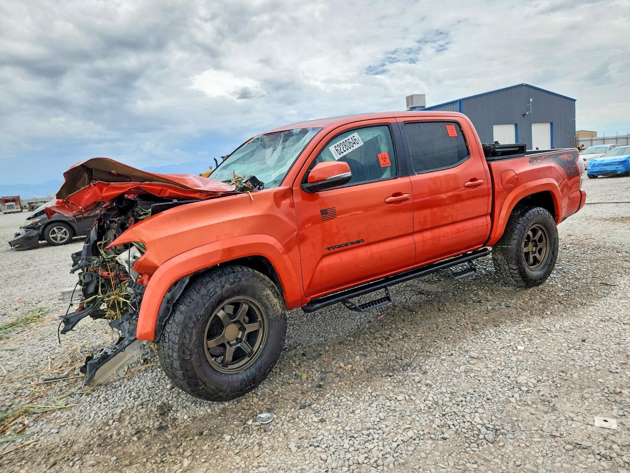 3TMCZ5AN6HM093240 · 2017 TOYOTA TACOMA