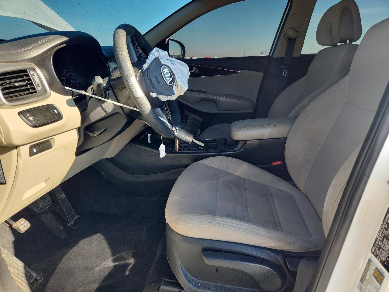 5XYPGDA54GG130461 · 2016 KIA SORENTO · 7/14