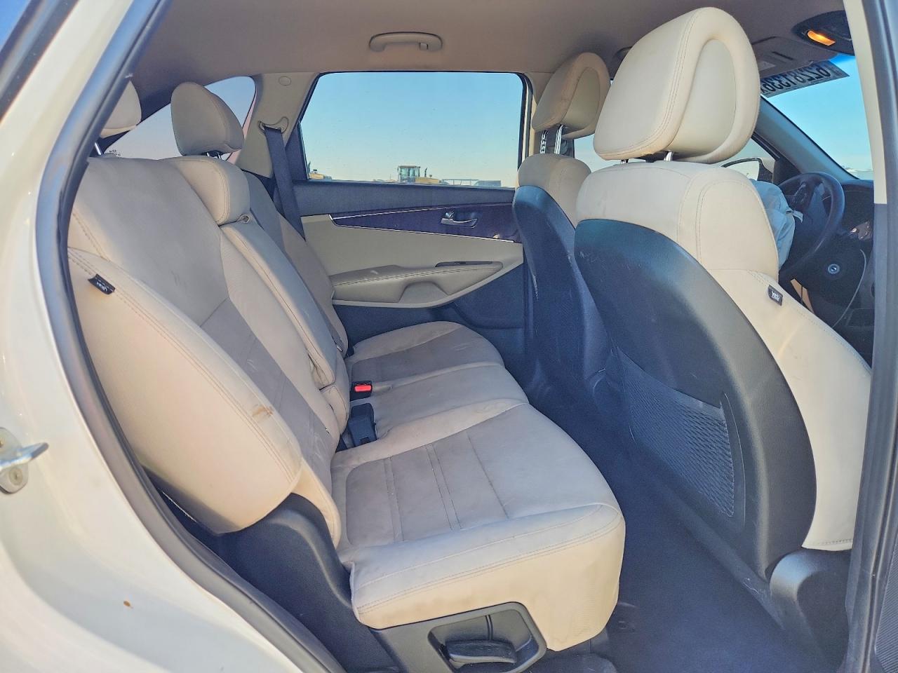 5XYPGDA54GG130461 · 2016 KIA SORENTO · 11/14