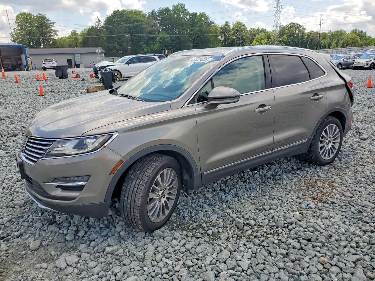 5LMCJ3D96HUL46586 · 2017 LINCOLN MKC
