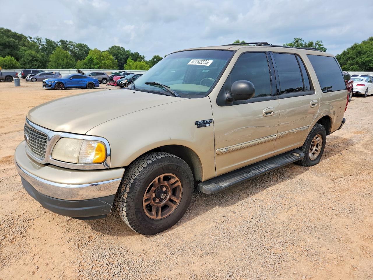 1FMRU1564YLB80944 · 2000 FORD EXPEDITION