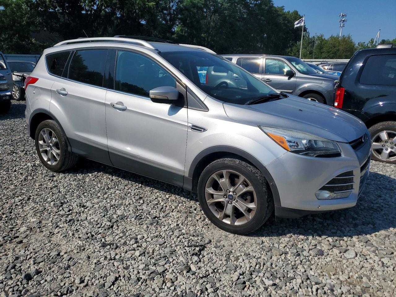 1FMCU9J97EUB75263 · 2014 FORD ESCAPE · 4/13