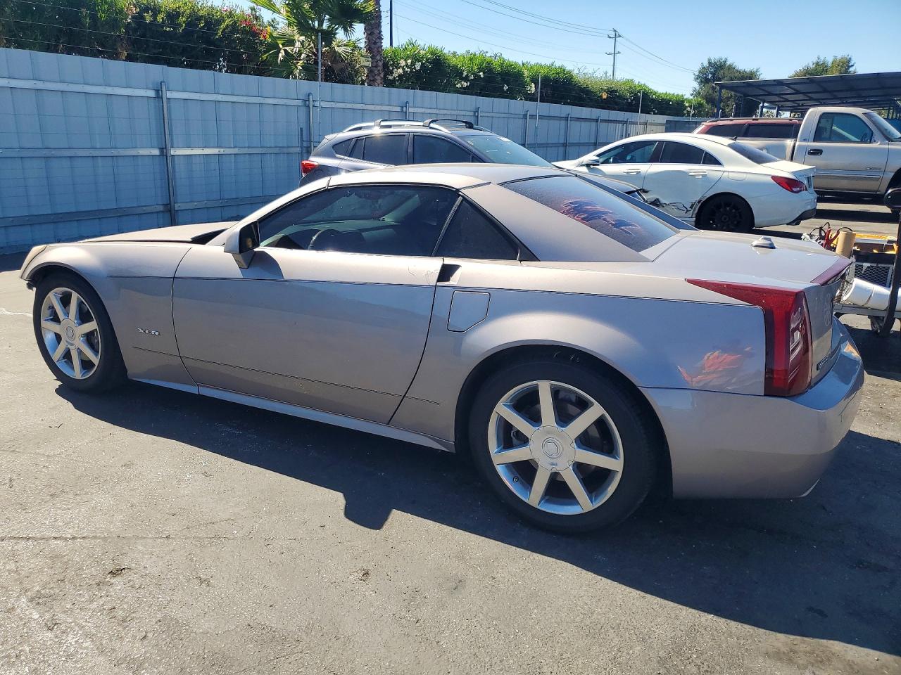1G6YV34A855602697 · 2005 CADILLAC XLR · 2/12