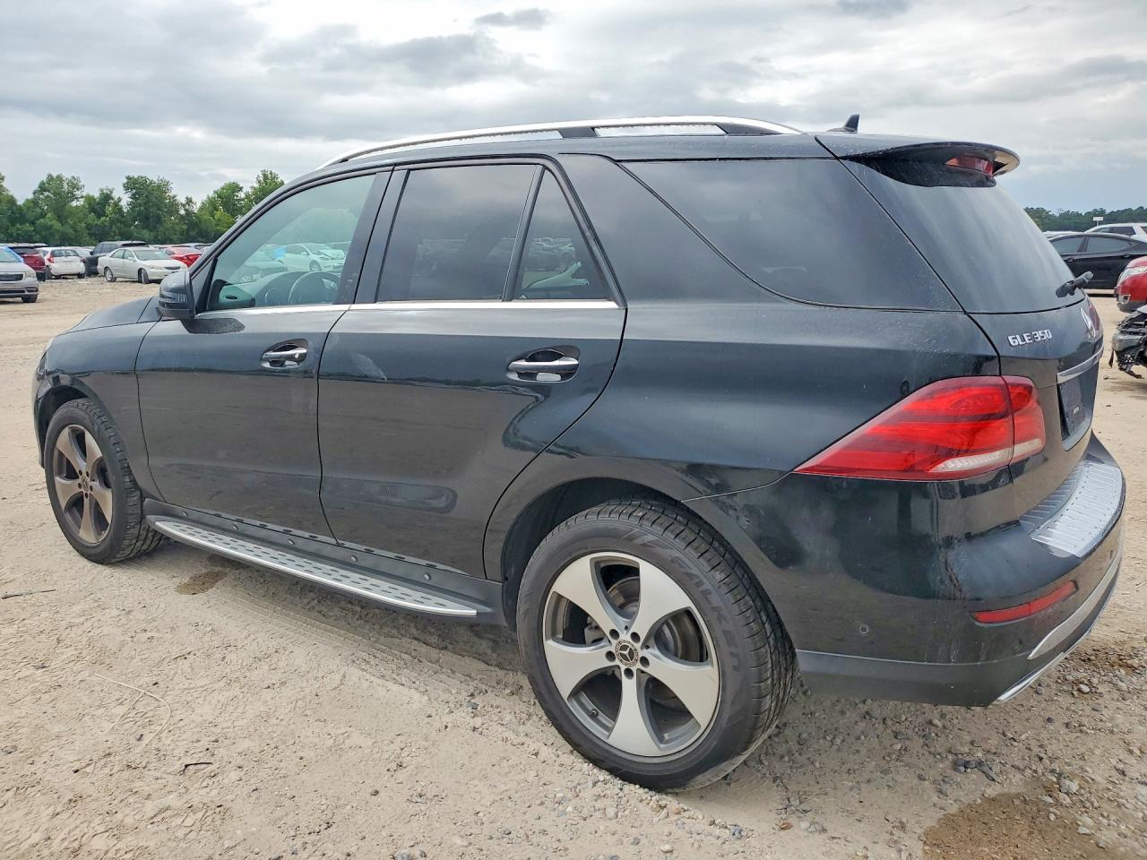 4JGDA5JB3HA928723 · 2017 MERCEDES-BENZ GLE · 2/13