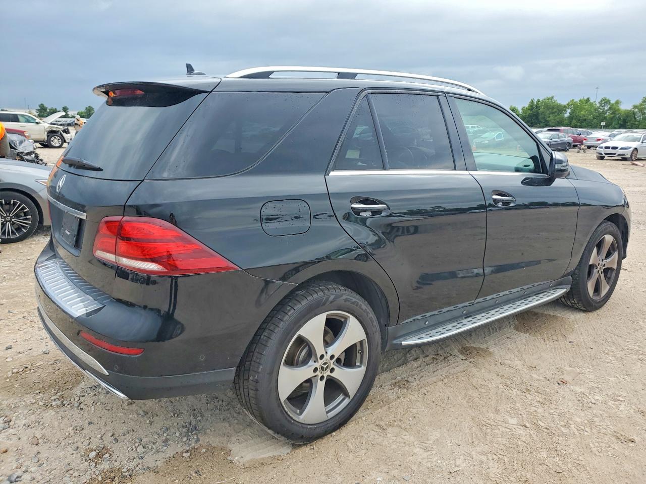 4JGDA5JB3HA928723 · 2017 MERCEDES-BENZ GLE · 3/13