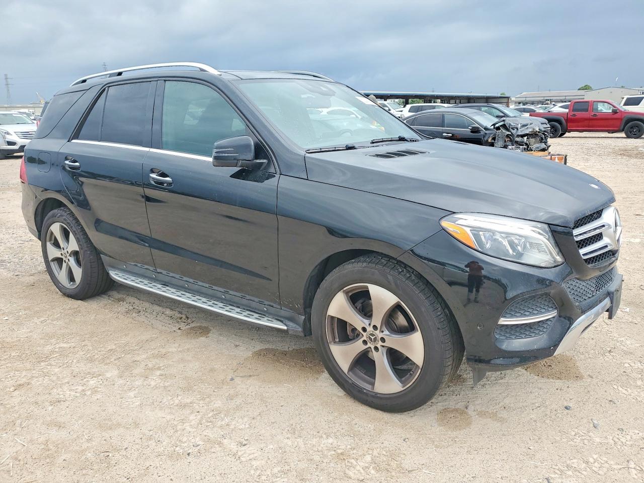 4JGDA5JB3HA928723 · 2017 MERCEDES-BENZ GLE · 4/13
