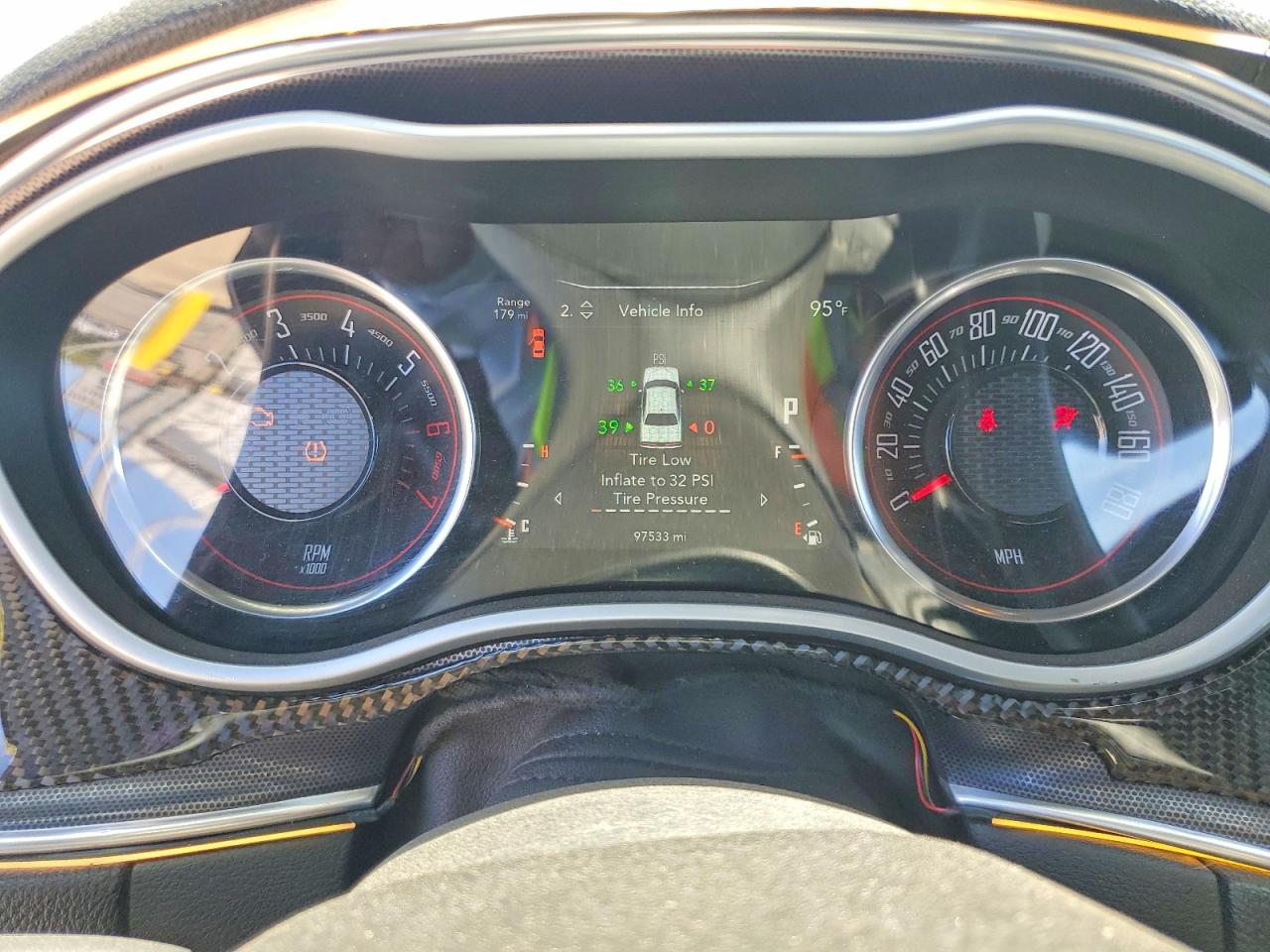2C3CDZFJ1GH326065 · 2016 DODGE CHALLENGER · 9/13