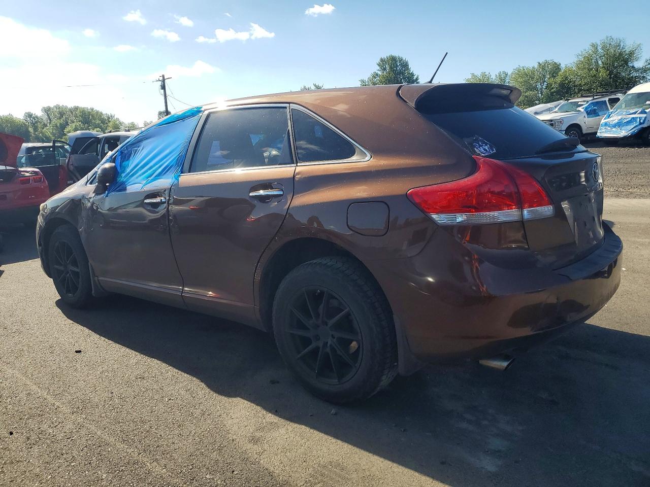 4T3BK3BB1AU029300 · 2010 TOYOTA VENZA · 2/12