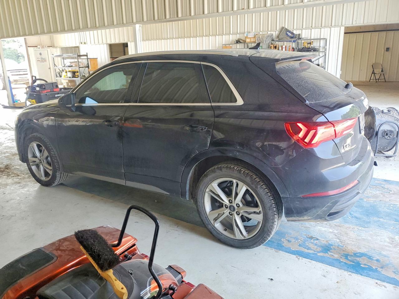 WA1EECF39P1119593 · 2023 AUDI Q3 · 2/12