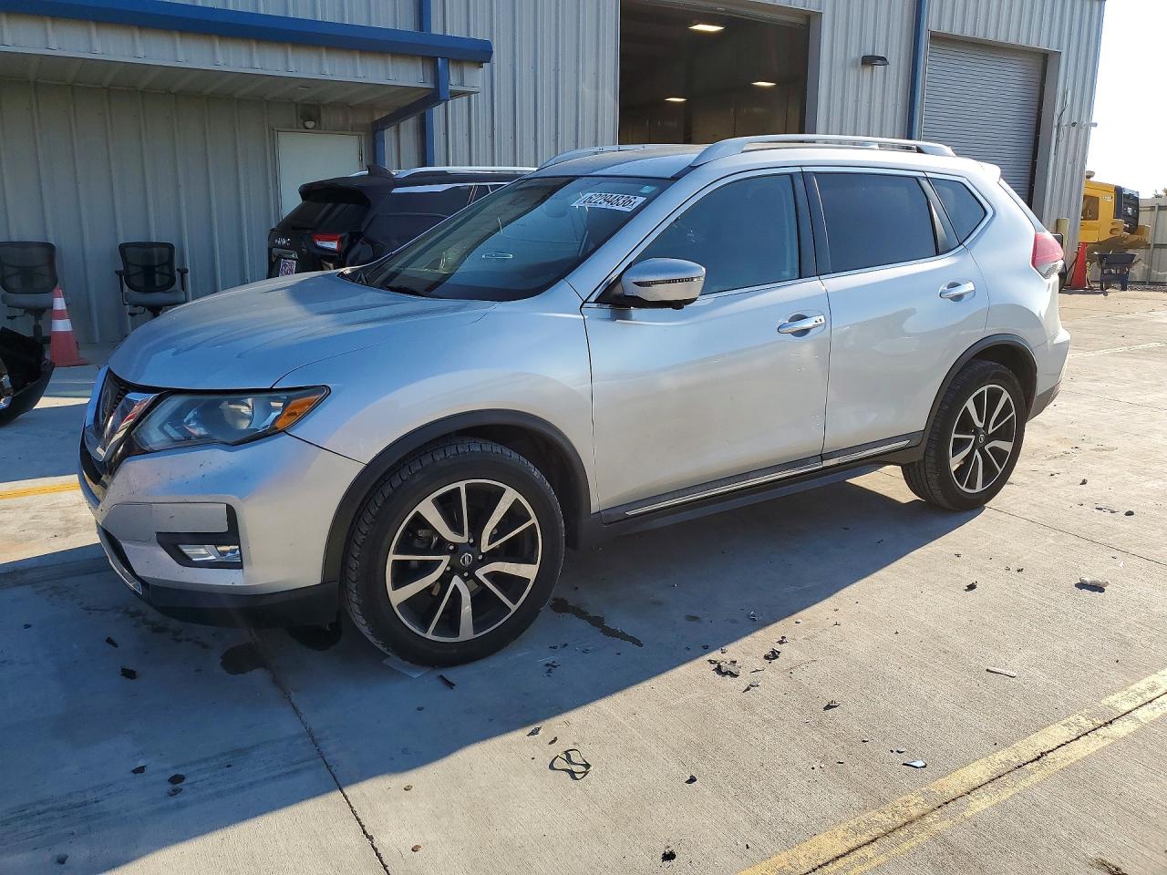 5N1AT2MV8KC823639 · 2019 NISSAN ROGUE