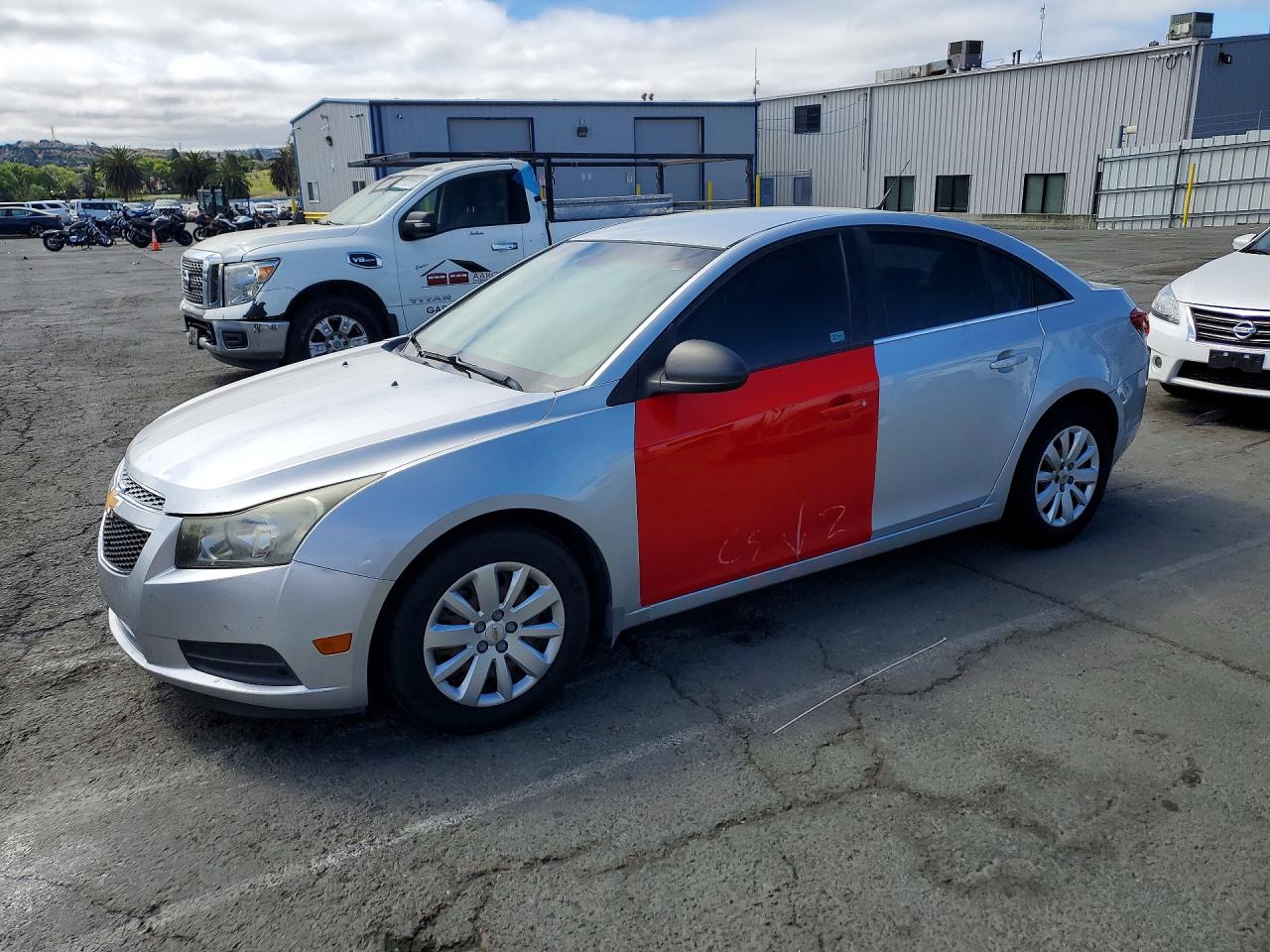 1G1PC5SH8B7119228 · 2011 CHEVROLET CRUZE