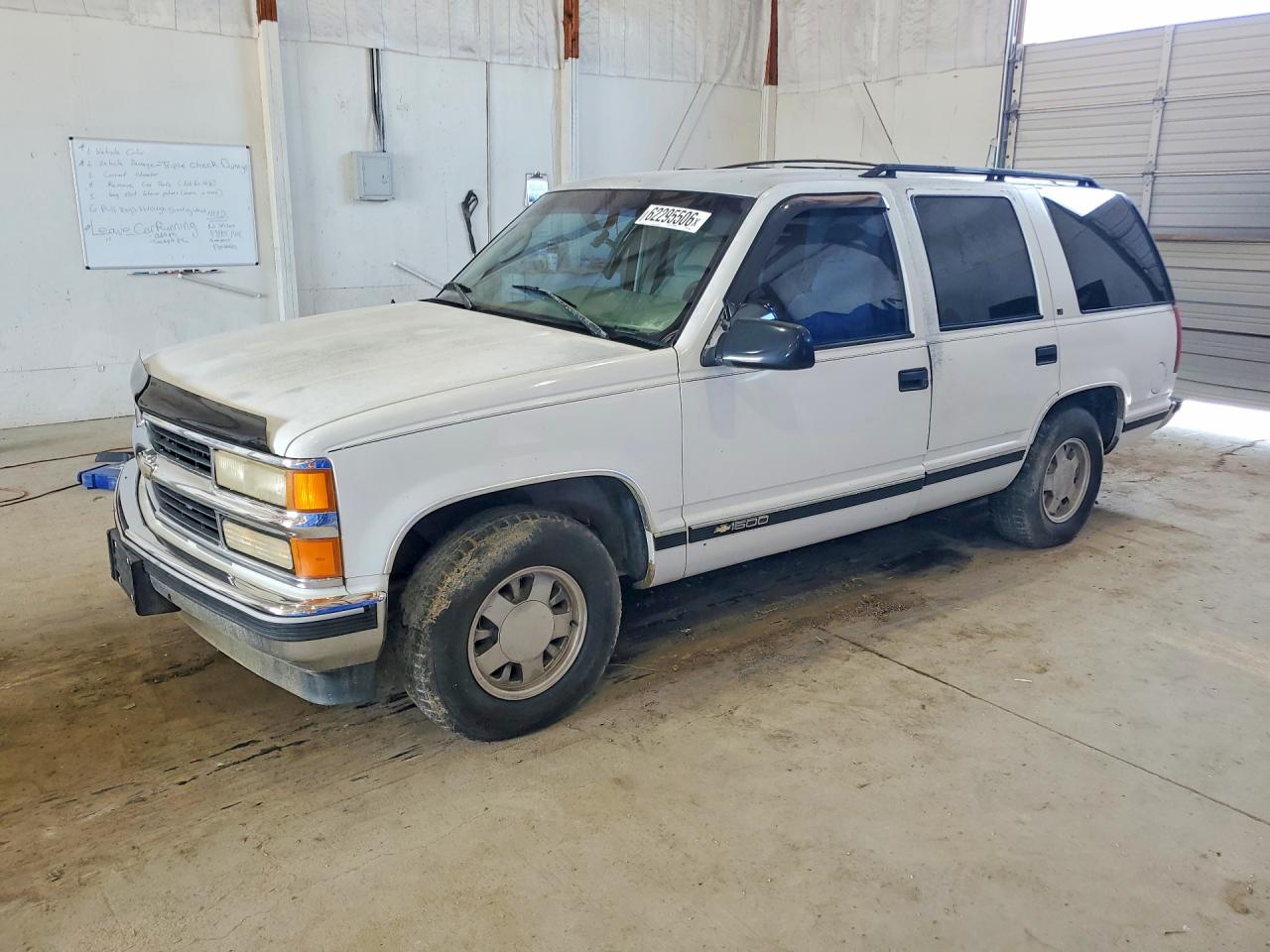 1GNEC13R4TJ308646 · 1996 CHEVROLET TAHOE