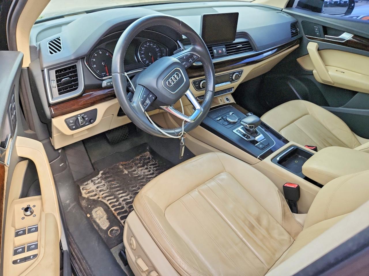 WA1ANAFY3K2111636 · 2019 AUDI Q5 · 8/13