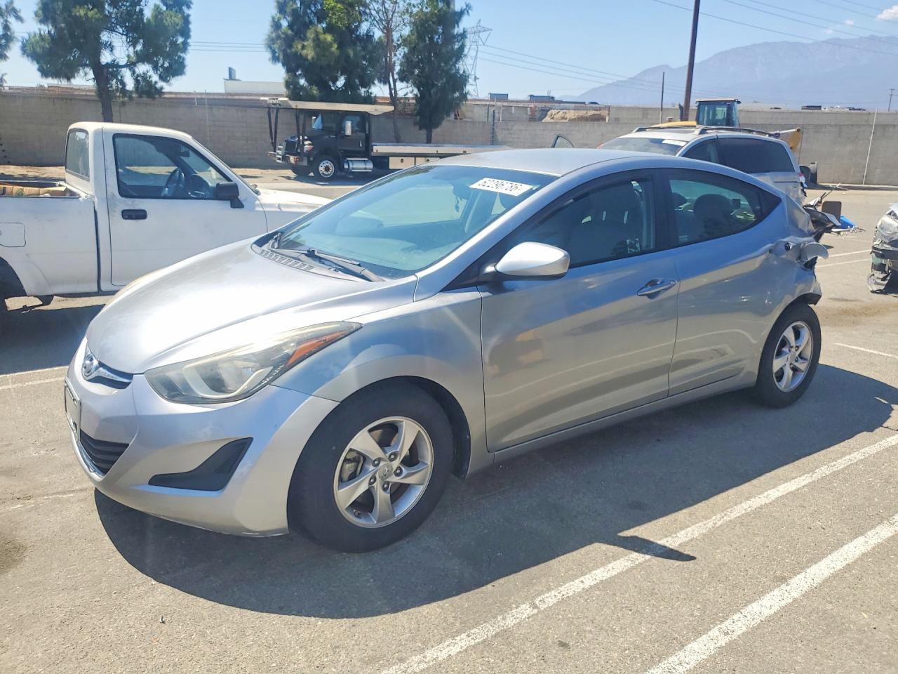 5NPDH4AE2FH561470 · 2015 HYUNDAI ELANTRA