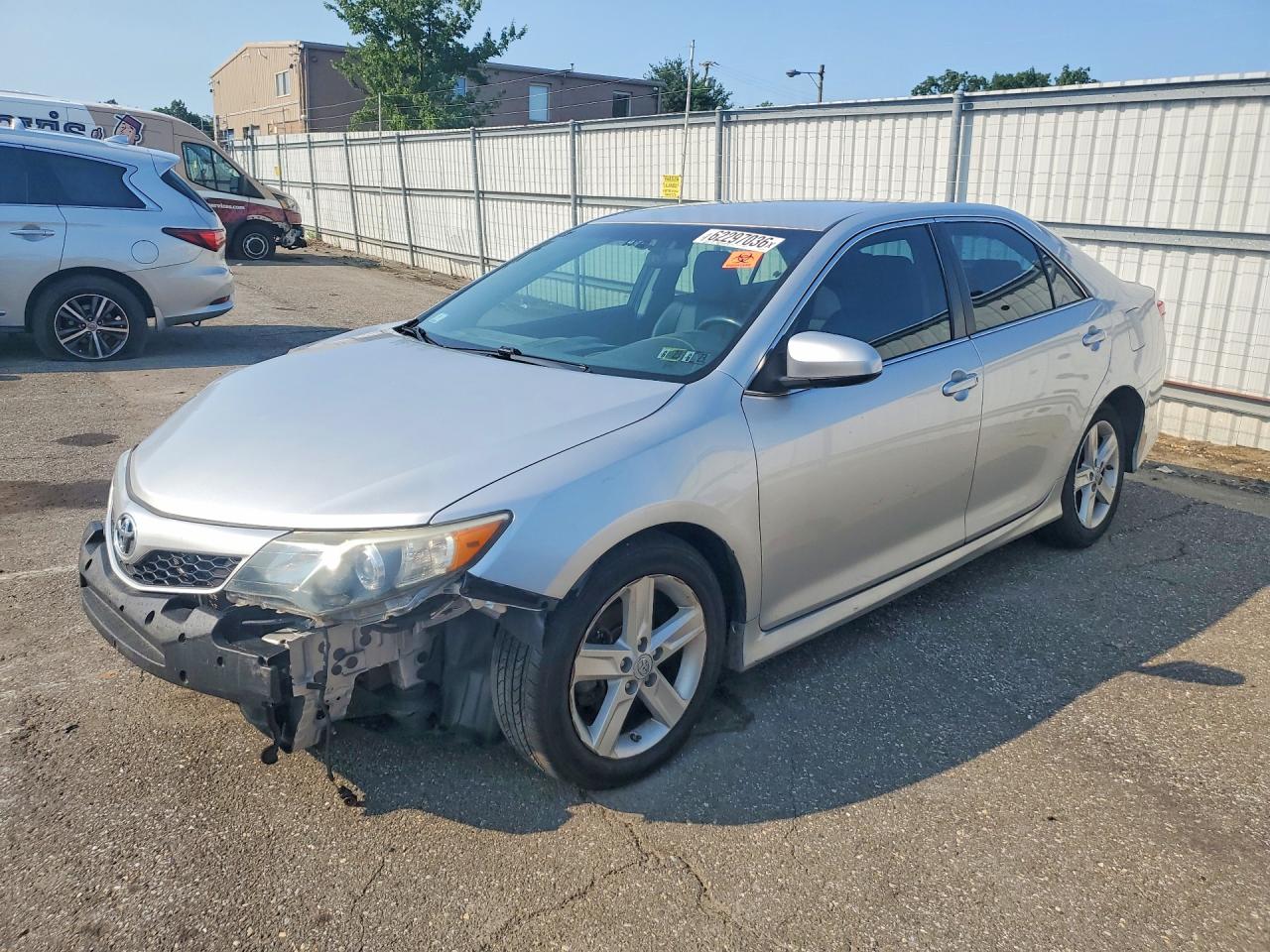 4T1BF1FK0DU208346 · 2013 TOYOTA CAMRY